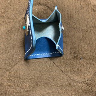 要らなくなった革製バックなど譲ってください。