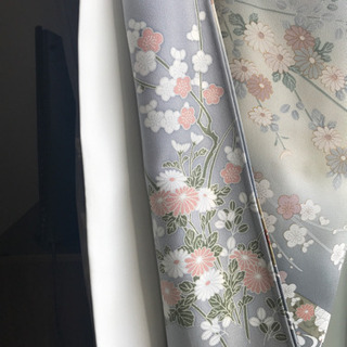 グレー　色留袖の画像