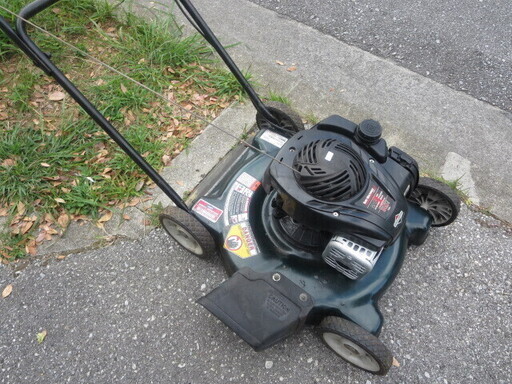 アメリカ製芝刈り機5馬力サイド排出！夜8時半まで営業中！