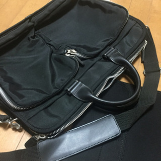 ビジネスバッグ　ノートパソコン　ポケットたくさん