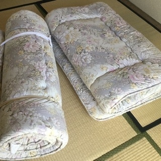 敷き布団2枚の画像