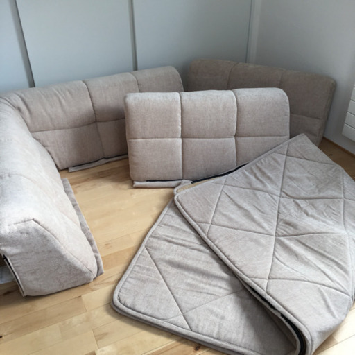 美品！ベルメゾン コーナークッション ラグマット