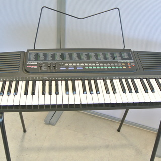 カシオの電子ピアノ スタンド付き 61鍵　練習用・自宅用に　ACアダプター付属　キーボード シンセサイザーの画像