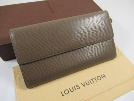 LV 2つ折り 長財布