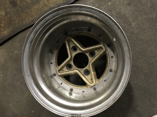 済み　各種/　スタッドレスタイヤ　格安販売をしております。　解体屋直営店