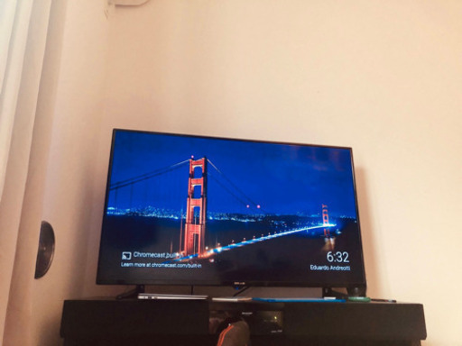 DWM.Make 50 インチ 4K テレビとサラウンドサウンドスタンド