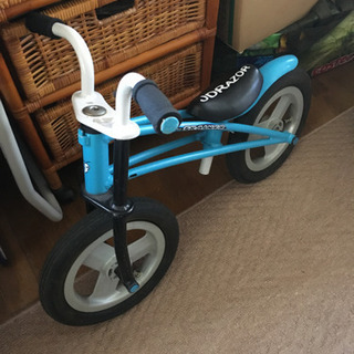 ランニングバイク　ペダルなし自転車