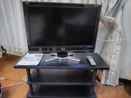 液晶カラーテレビ　SHARP AQUOS　３２インチ