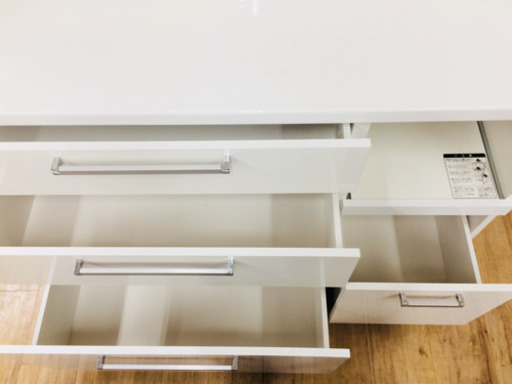 2枚スライド扉のカップボード入荷致しました！