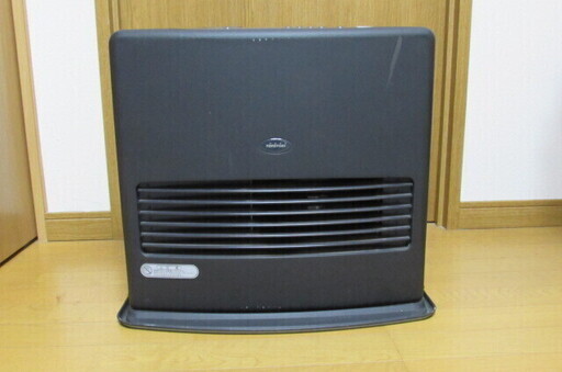 中古の石油ストーブです