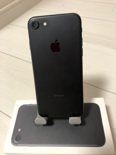 【超美品】iPhone7 32GB SoftBank ブラック　02
