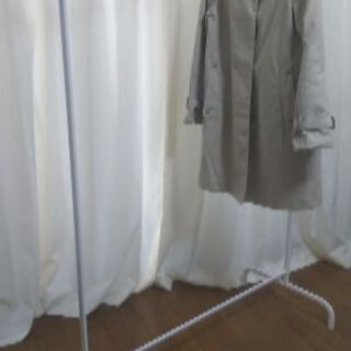 (中古美品1000円) IKEA ハンガーラック 白２台の画像