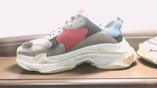 断捨離　BALENCIAGA トリプルエス トリコロール