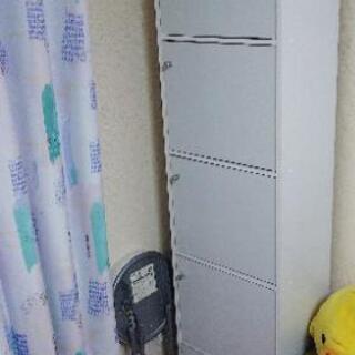 扉つきカラーボックス