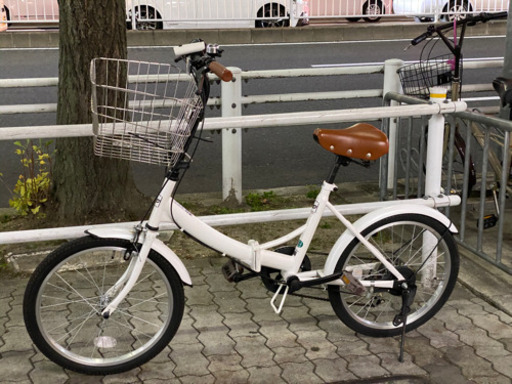 折り畳み自転車　変速付き　20インチ