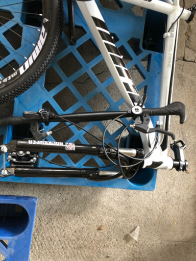 新品マウンテンバイク 21段変速