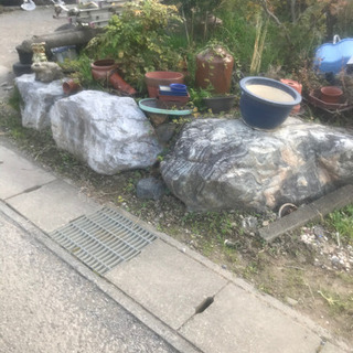 庭石。土留め - 剪定/造園