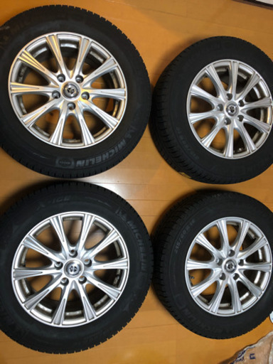 ミシュランスタッドレス215/60r16 アルミホイール付き