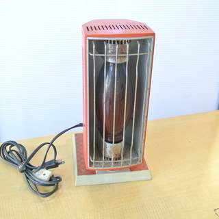 レトロな小型電気ストーブ　首を180度回転可能　東芝 SR-450