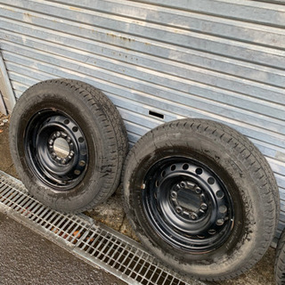 ハイエースDLに履いていたスタッドレスタイヤです。