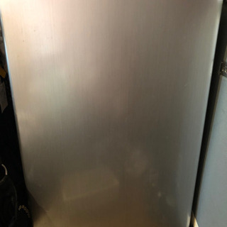 綺麗な冷蔵庫。１１月１４日限定近くの方配達します