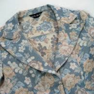 CECIL McBEE/セシルマクビー　ゴブラン織り花柄スーツ　日本製　レディース　ライトブルー系の画像