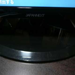 28インチ４ｋモニター　まあまあキレイ　台座小傷使用感あり　動作確認の画像