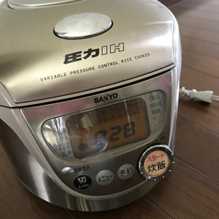 サンヨー炊飯器5.5合炊き 難あり【受け渡し予定者あり】