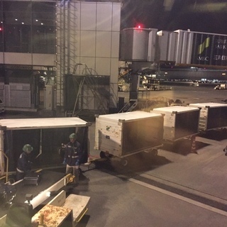 時給1400円～成田空港各種スタッフ緊急募集中！！！（１）グランドスタッフ　（２）ランプサービス（３）機内食の調理の画像