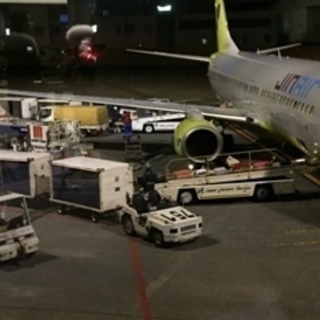 時給1400円～成田空港各種スタッフ緊急募集中！！！（１）グランドスタッフ　（２）ランプサービス（３）機内食の調理の画像