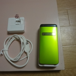 グラティーナ２と充電器と充電器台