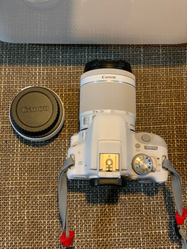canon eos kiss x7ホワイト3年程前に購入しました殆ど使用せず自宅保管大きな傷凹みはありません動作確認済みです写真が全てですハクバのカメラバック付きお気軽に質問下さい