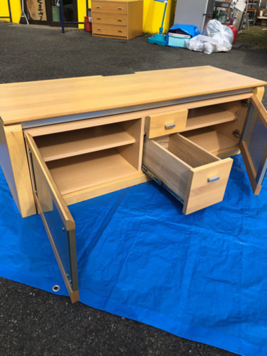 ちょっと変わったテレビ台です　超美品！