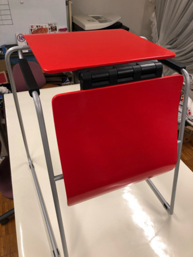 【中古品】SEATTABLE シートテーブル 2脚 赤色