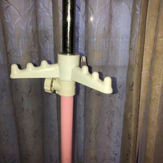 子供用ハンガーラックの画像