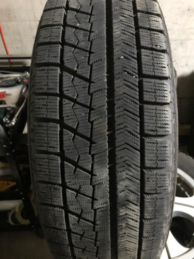 215/65R16 ブリジストン　VRX   アルヴェル等に