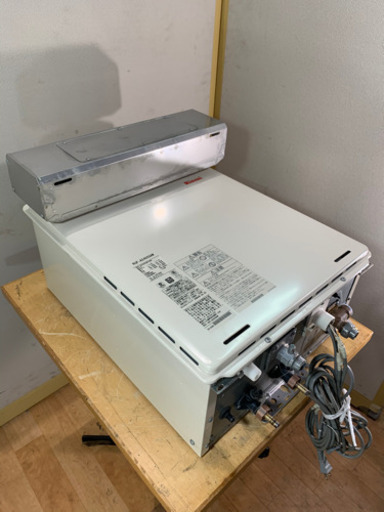 リンナイ/Rinnai ガス給湯器　24号オート　都市ガス用 野外壁掛型　リモコン付　RUF-A2405AW