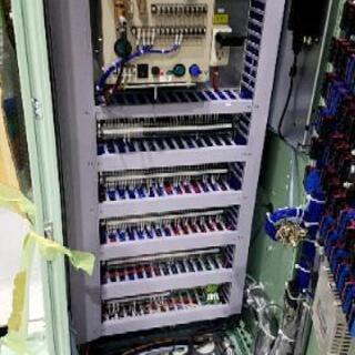 電気の仕事全般です。