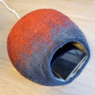 羊毛フェルトのまんまる寝床作り