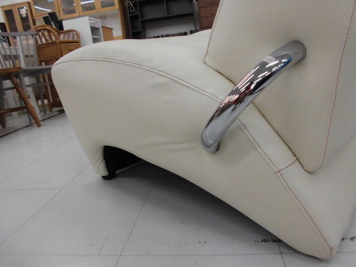 二人掛けお洒落なソファ ホワイト 幅125cm×奥行77cm×高さ75cm ソファ ソファー 苫小牧西店