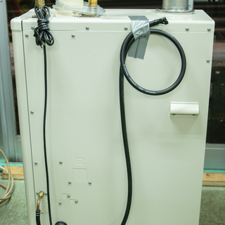 19B0437 中古 ノーリツ FF式石油小形給湯機 OQB-4704FF 2017年製 灯油