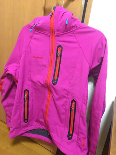 新品　マムートのジャケット