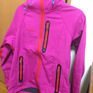 新品　マムートのジャケット