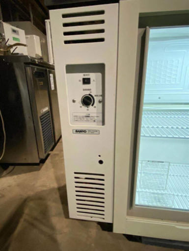 SANYO 台下冷蔵ショーケース