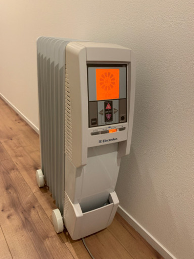 オイルヒーター　Electrolux EOH1208