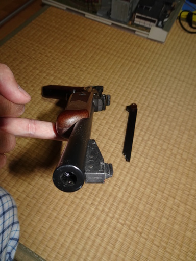 ガスガンです　ファルコントーイのルガーです