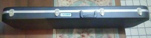 FREEDOM by SKB　ベース用ハードケース （軽量ABS樹脂製） 中古