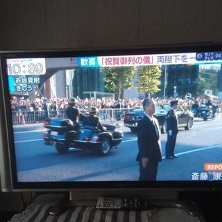 激安。美品。SHARPアクオス42型重低音スピーカー左右内蔵。地デジCSBS内蔵液晶テレビ