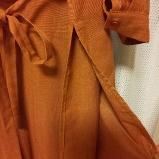 美品✨レンガ色のロング丈薄手シャツ   Mの画像