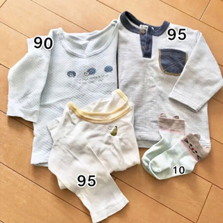 子供服 90、95 冬服 肌着の画像